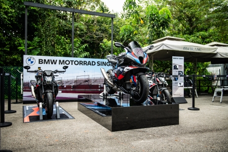 On 23rd September 2003, BMW Motorrad launched the M 1000 R roadster and M 1000 RR racing-homologated superbike at Handlebar at Gillman Barracks. Folks, this was a sight to behold, with many bike enthusiasts, including those from the BMW bike community, turning up to grace the event.