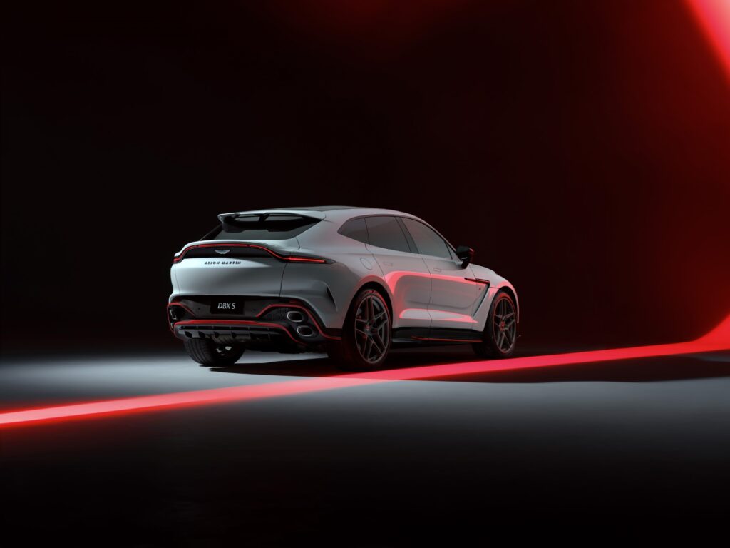 Aston Martin DBX S