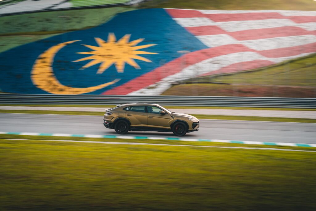Lamborghini Urus SE on track, Sepang International Circuit