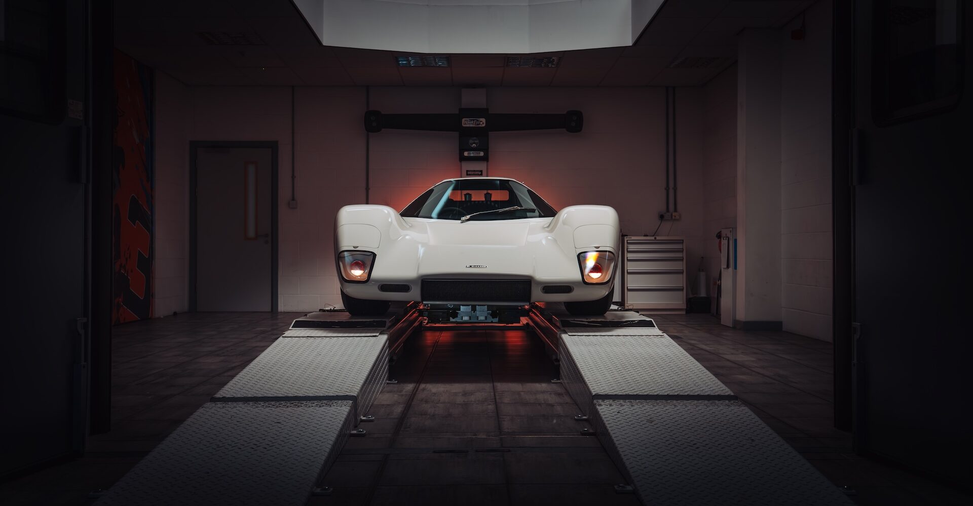 McLaren M6GT